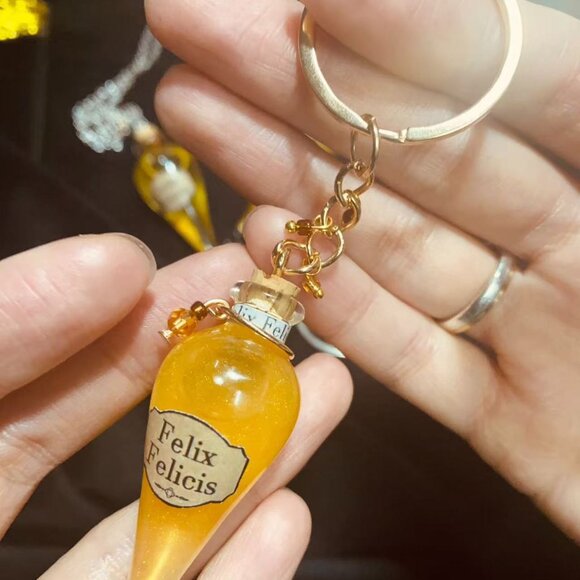 ✨Felix Felicis Key Chain ✨Handmade Bling Bling Lucky Key Chain ✨Bag accessories - Picture 2 of 2